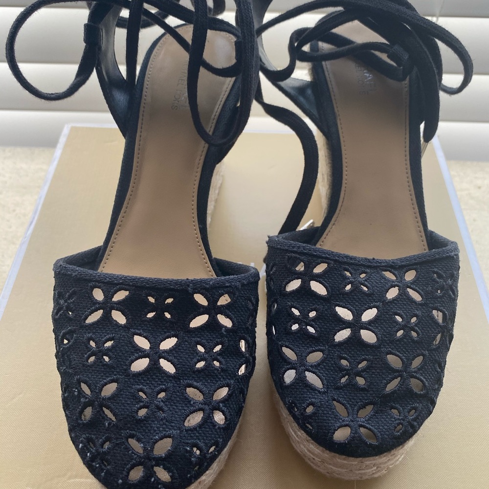 Michael Kors DARCI Wedged Sandal - Picture 6 of 7
